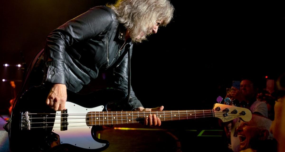 SUZI QUATRO to Release New Album “The Devil in Me” March 26th via SPV/Steamhammer