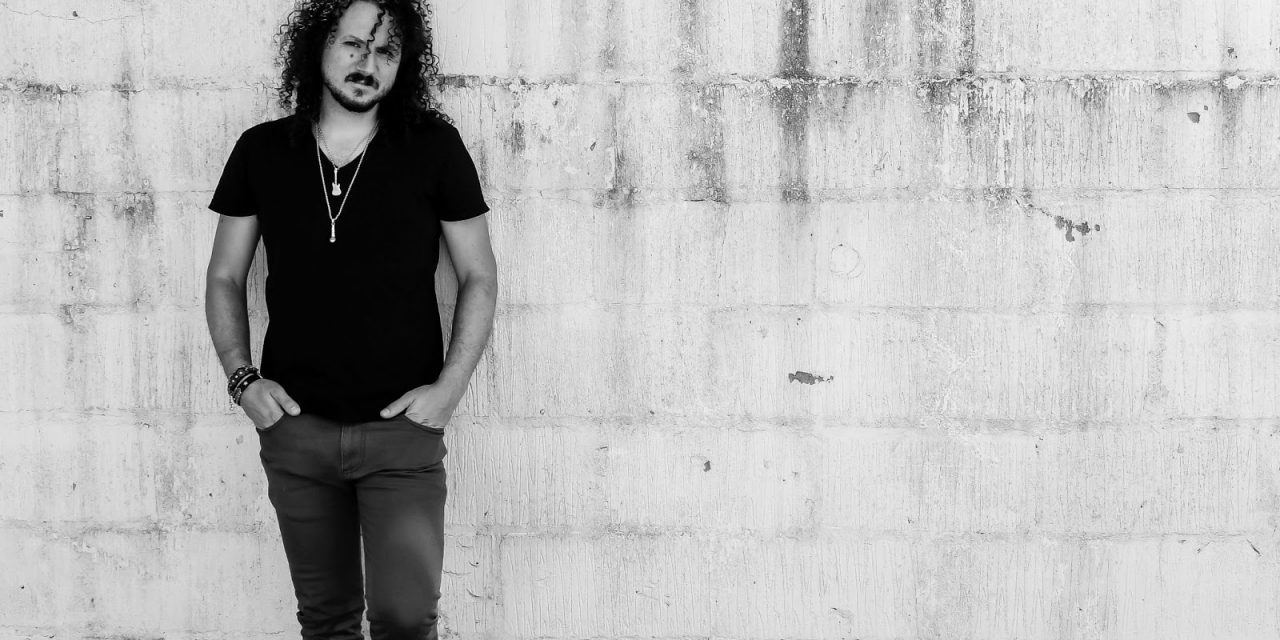HAKEN front man ROSS JENNINGS releases debut solo single ‘Words We Can’t Unsay’ & announces a Global Livestream ‘Acoustic Shadows’