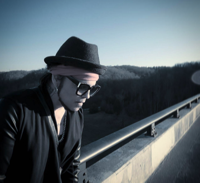 LUKAS ROSSI – A PERFECT WORLD