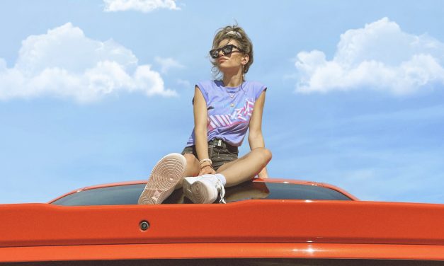 <strong>R&B SOUL POP ARTIST CARLY PEARL RELEASES SERENE SINGLE ABOUT NAVIGATING LIFE, “HEAD IN THE CLOUDS”</strong>