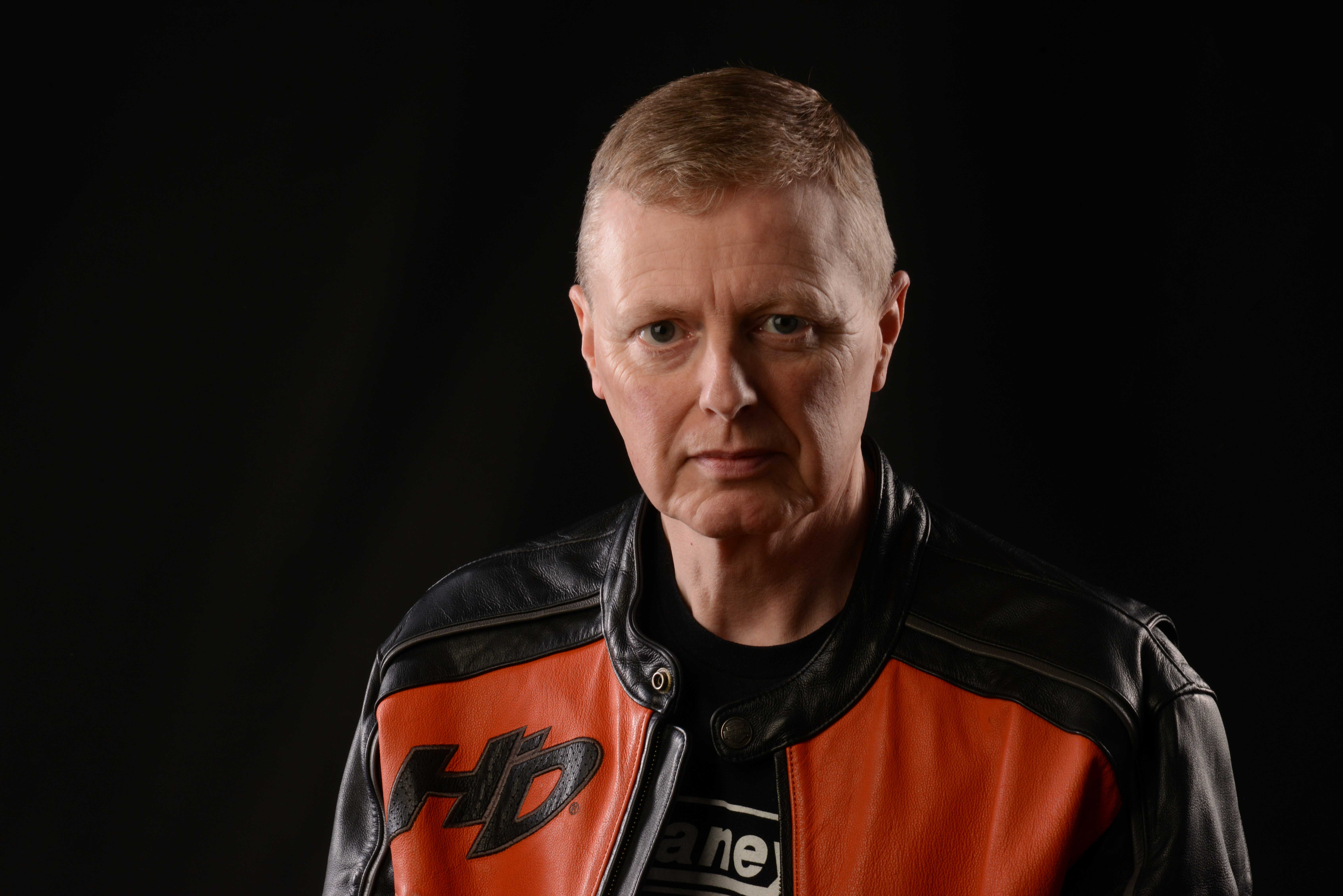 Martin Haggarty – Dust & Stone (Single) – in aid of War Child UK (feat. Amanda Lehmann) + video