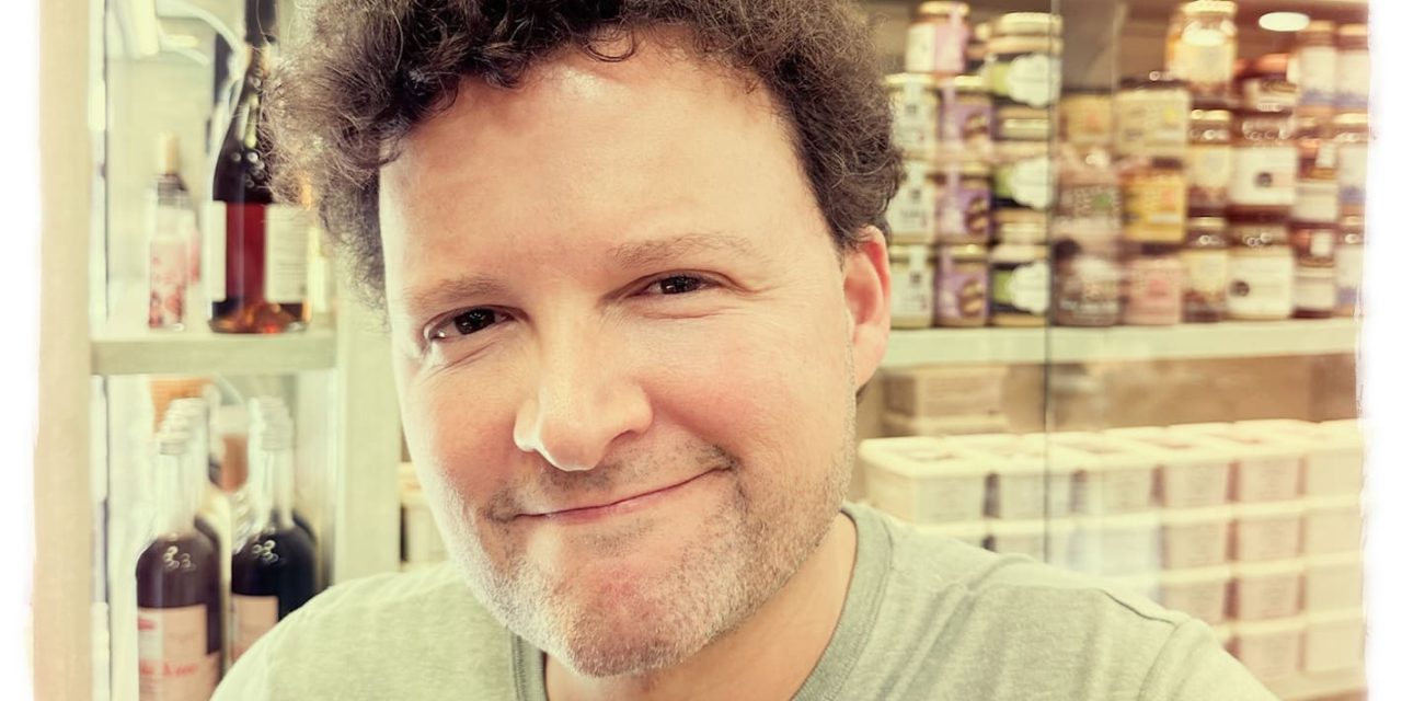 Sarantos Releases First Single of the New Year “Rain Guitar”