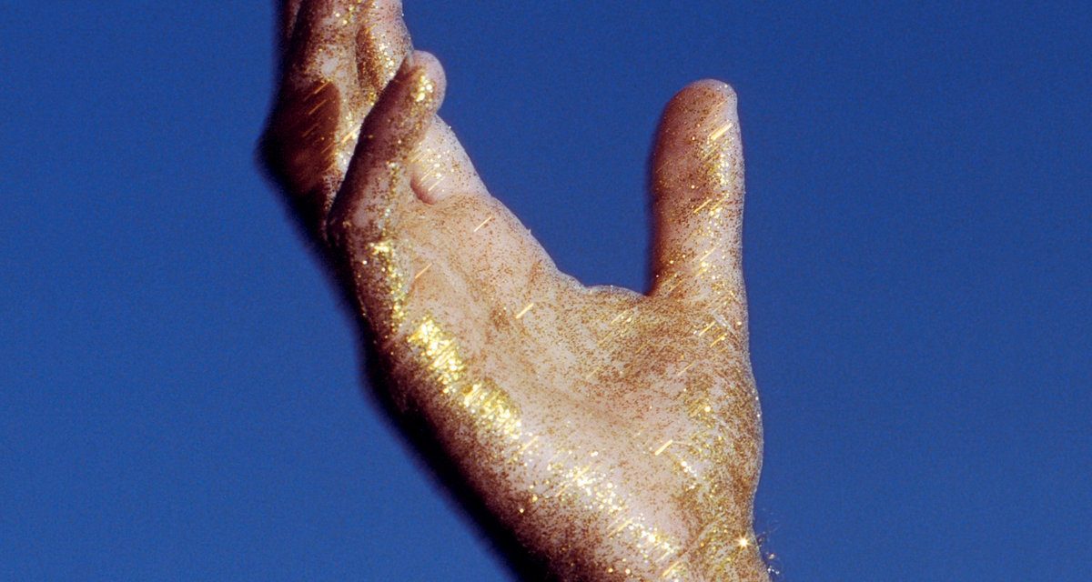 FORMER-ANATHEMA FRONTMAN VINCENT CAVANAGH’S NEW PROJECT THE RADICANT WILL RELEASE DEBUT EP IN JULY.