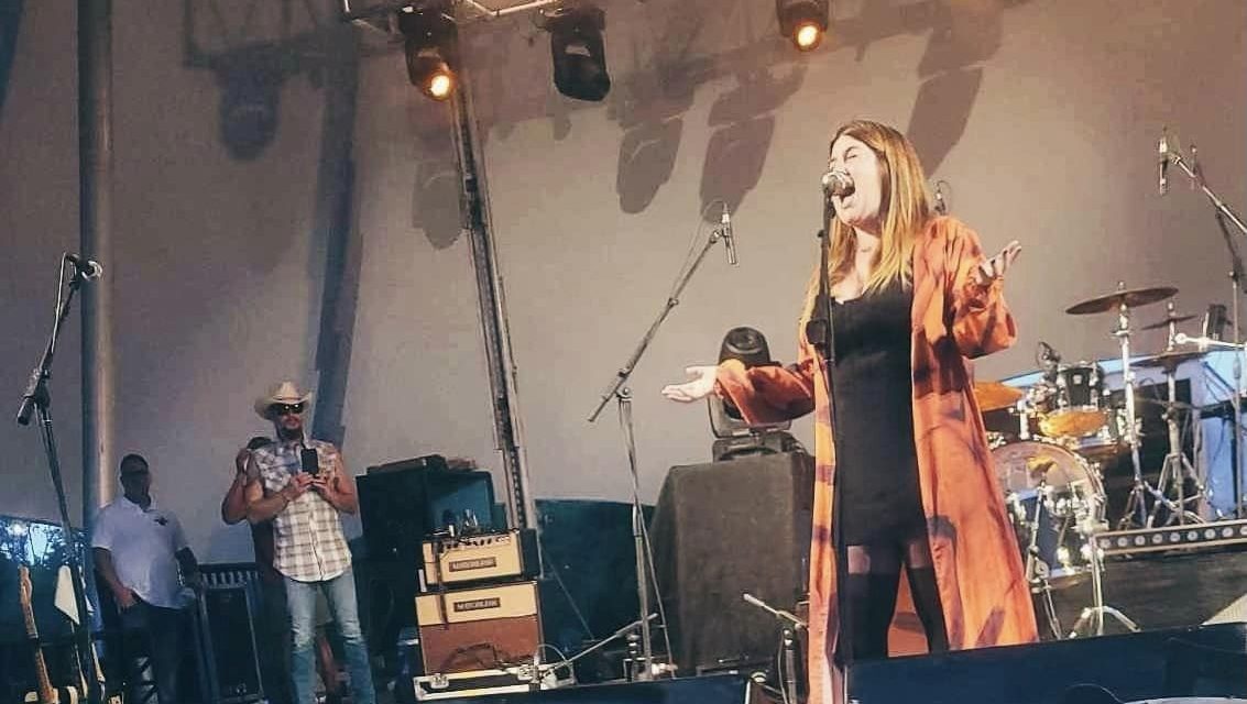 Lorain’s Jaclyn Bradley shares new single, “Hometown” at Rockin’ on the River