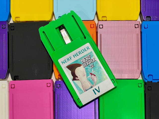 Oglio Entertainment Brings Back Retro Cool with the Killer 8-Track USB